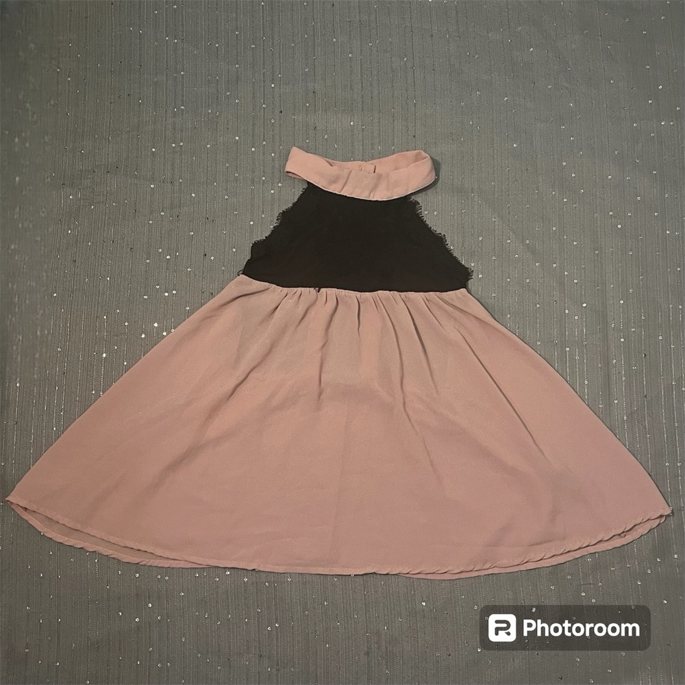 Charlotte Russe Nude Translucent Lace Embroidered 
Neck Tie With Buttons Size XS